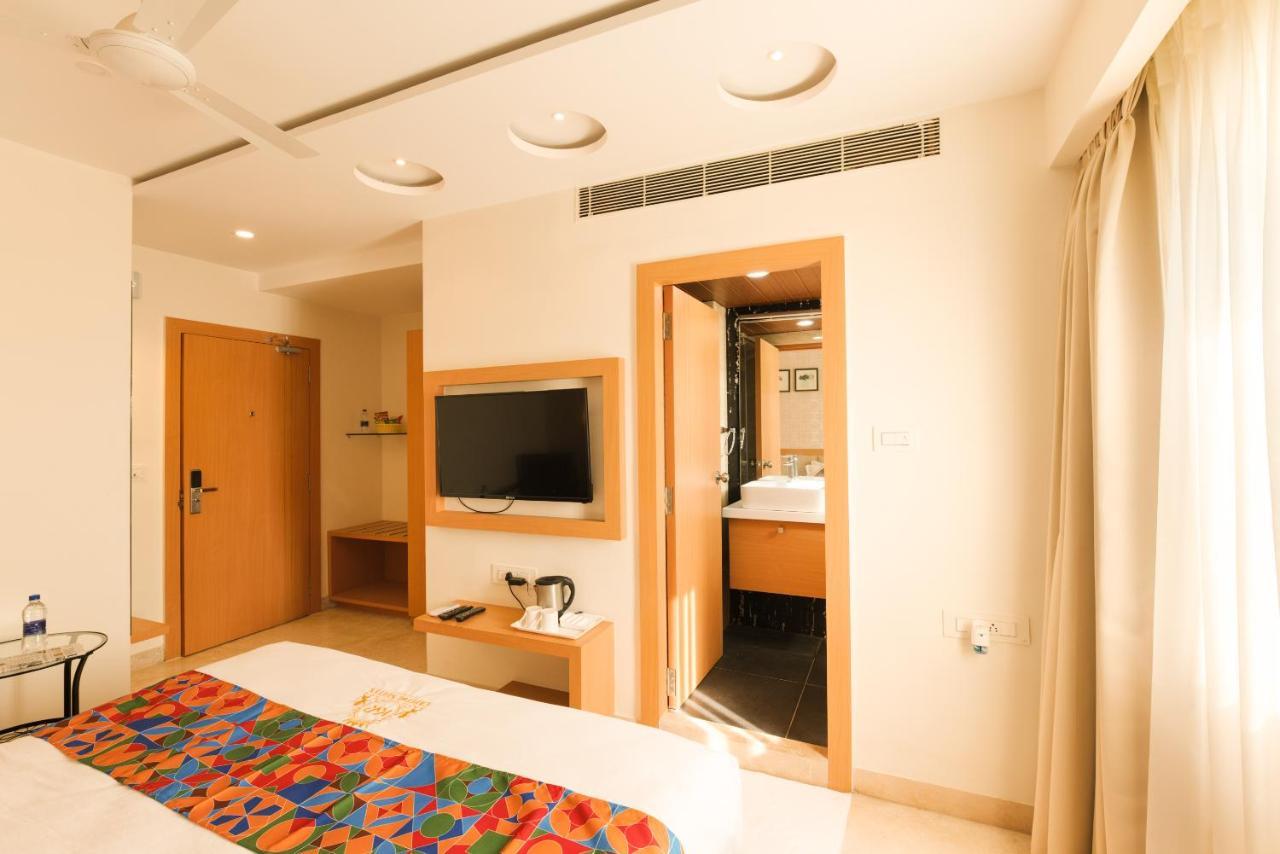 Kvr Capitol Suites Vijayawāda Zewnętrze zdjęcie